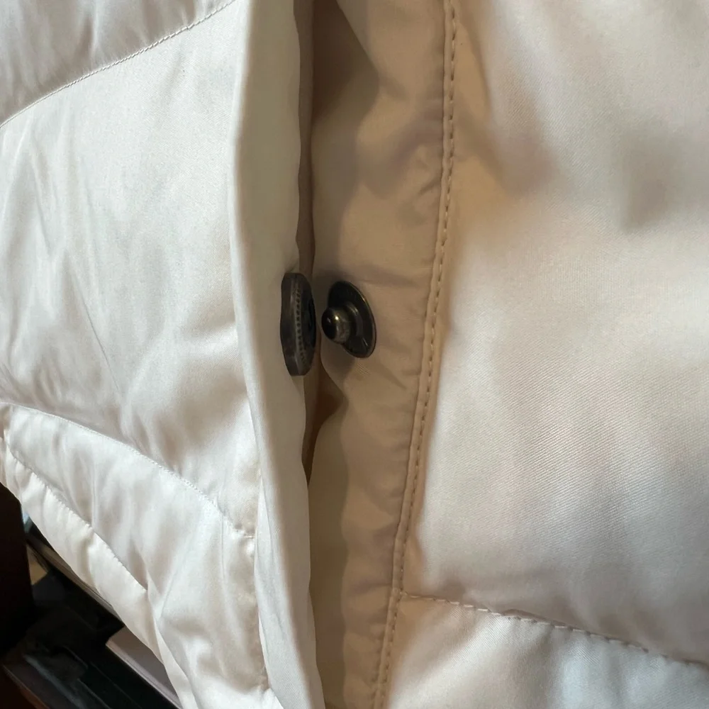 Never been worn Land’s End zipper front vest - Picture 3 of 3
